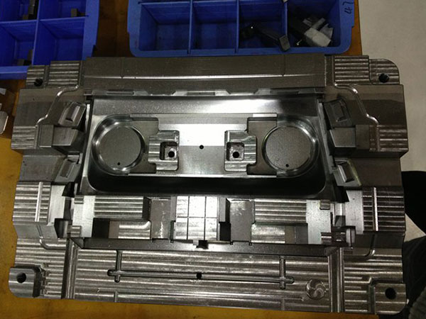 汽车模具